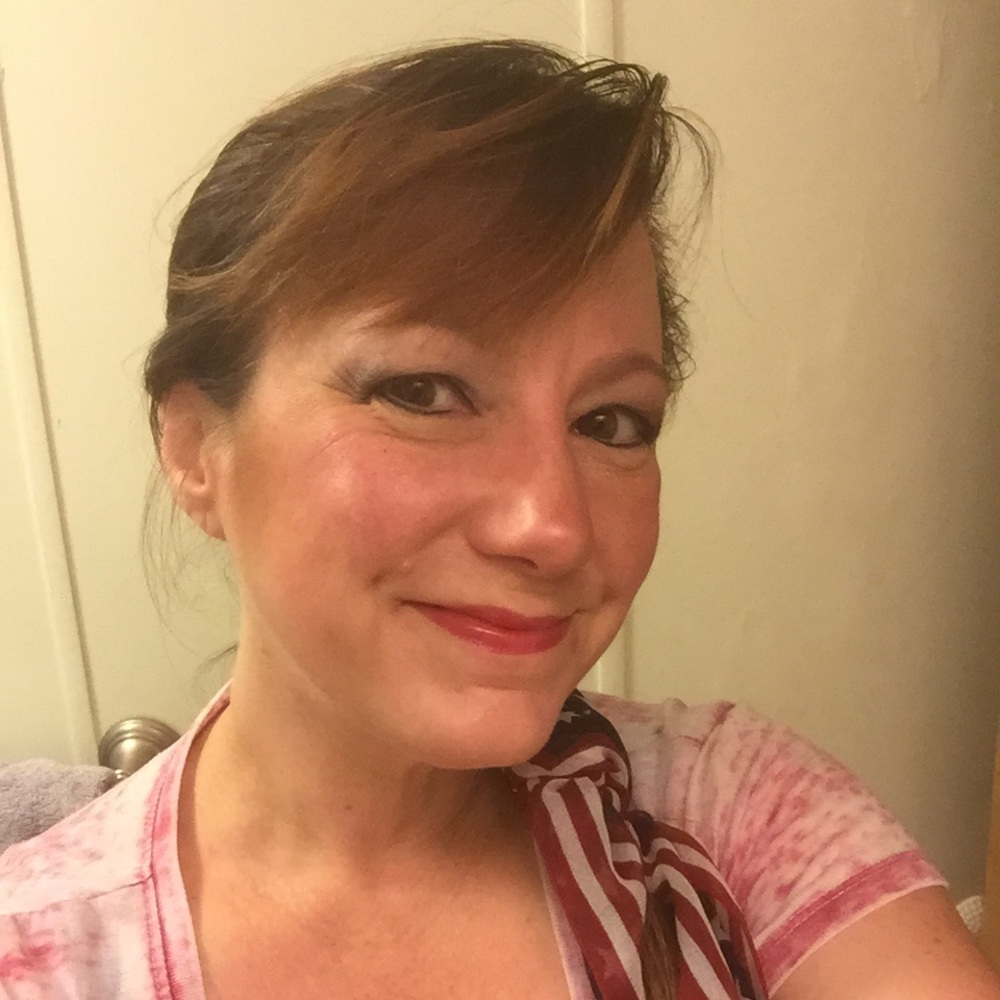 Meet your Posher, Elizabeth